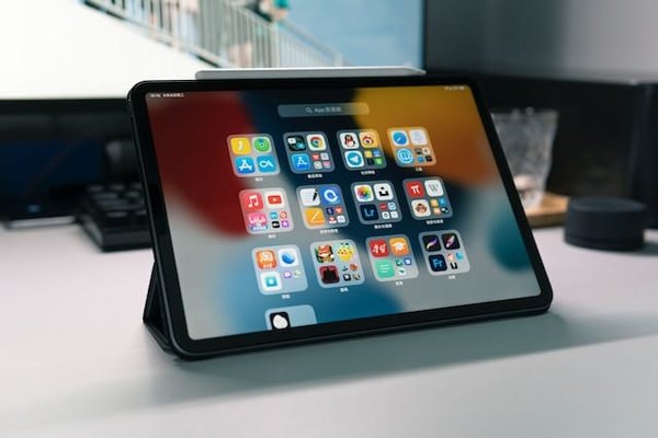 Comment suivre les dernières tendances technologiques sans se ruiner ?