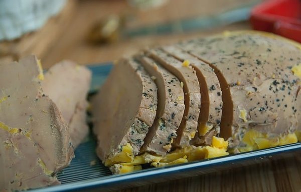 Offrir du foie gras : Le guide ultime pour choisir la meilleure qualité et étonner vos invités